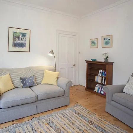 Beautiful 2 Bedroom House Off Gloucester Road 度假居 布里斯托